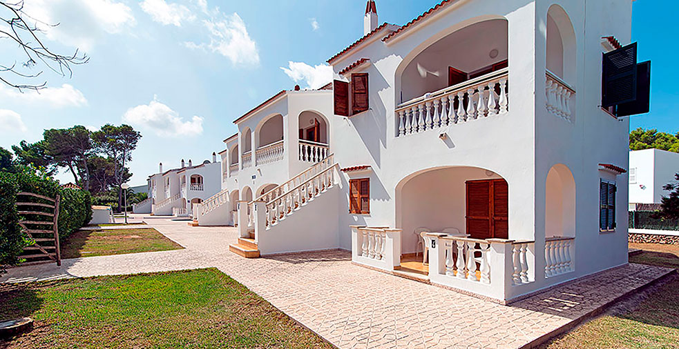 Terrazas y balcones Terrazas y balcones en Cala Blanca Menorca